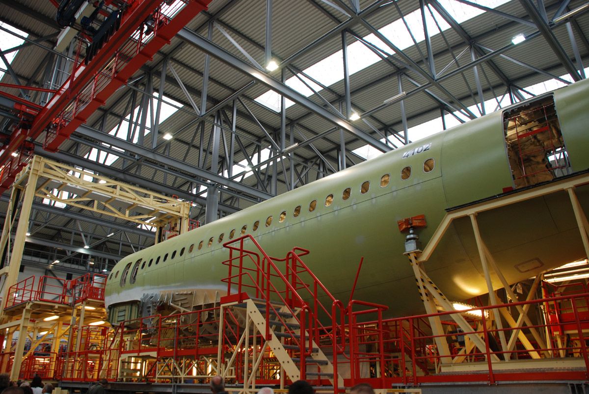/assets/contentimages/A320-Halle-bei-Airbus.jpg