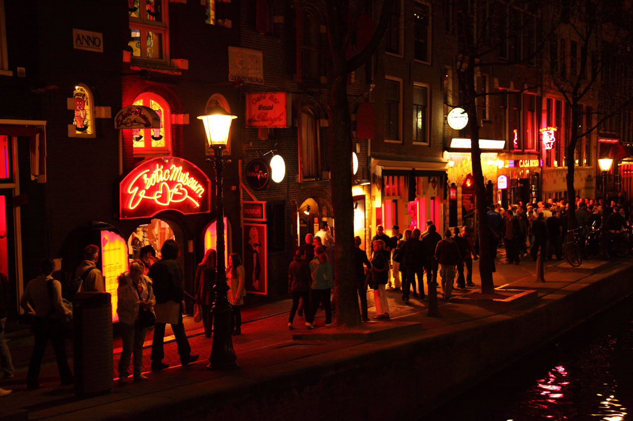 /assets/contentimages/Amsterdam_Red_Light_District.jpg