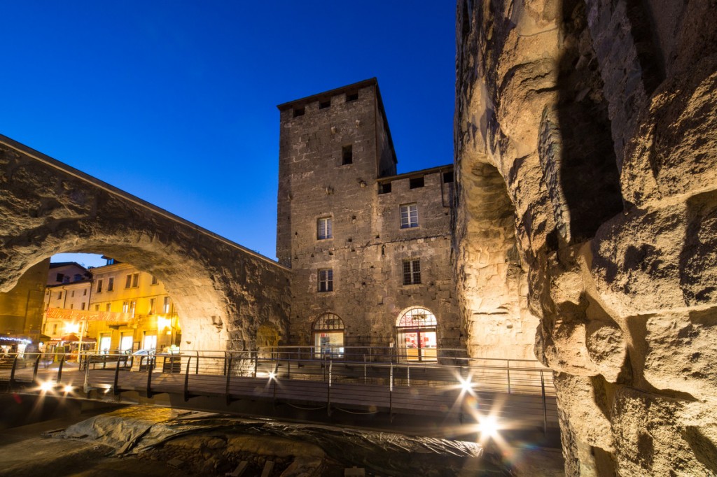 http://www.net4info.de/photos/cpg/albums/userpics/10002/Aosta_Porta_Praetoria.jpg