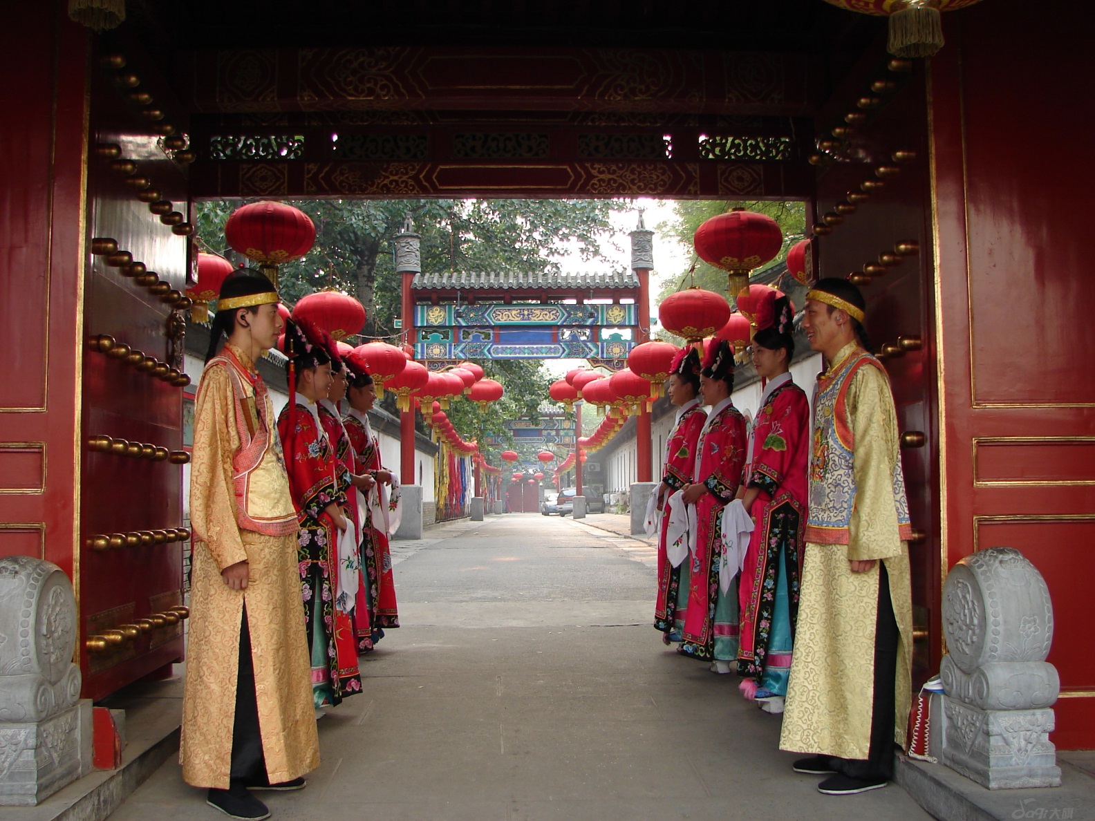 https://www.yizuo-media.com/albums/albums/userpics/10003/Bai20Jia20Da20Yuan20~1.jpg