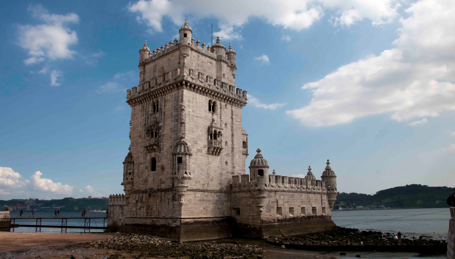 https://www.yizuo-media.com/albums/albums/userpics/10003/Belem_Tower.jpg