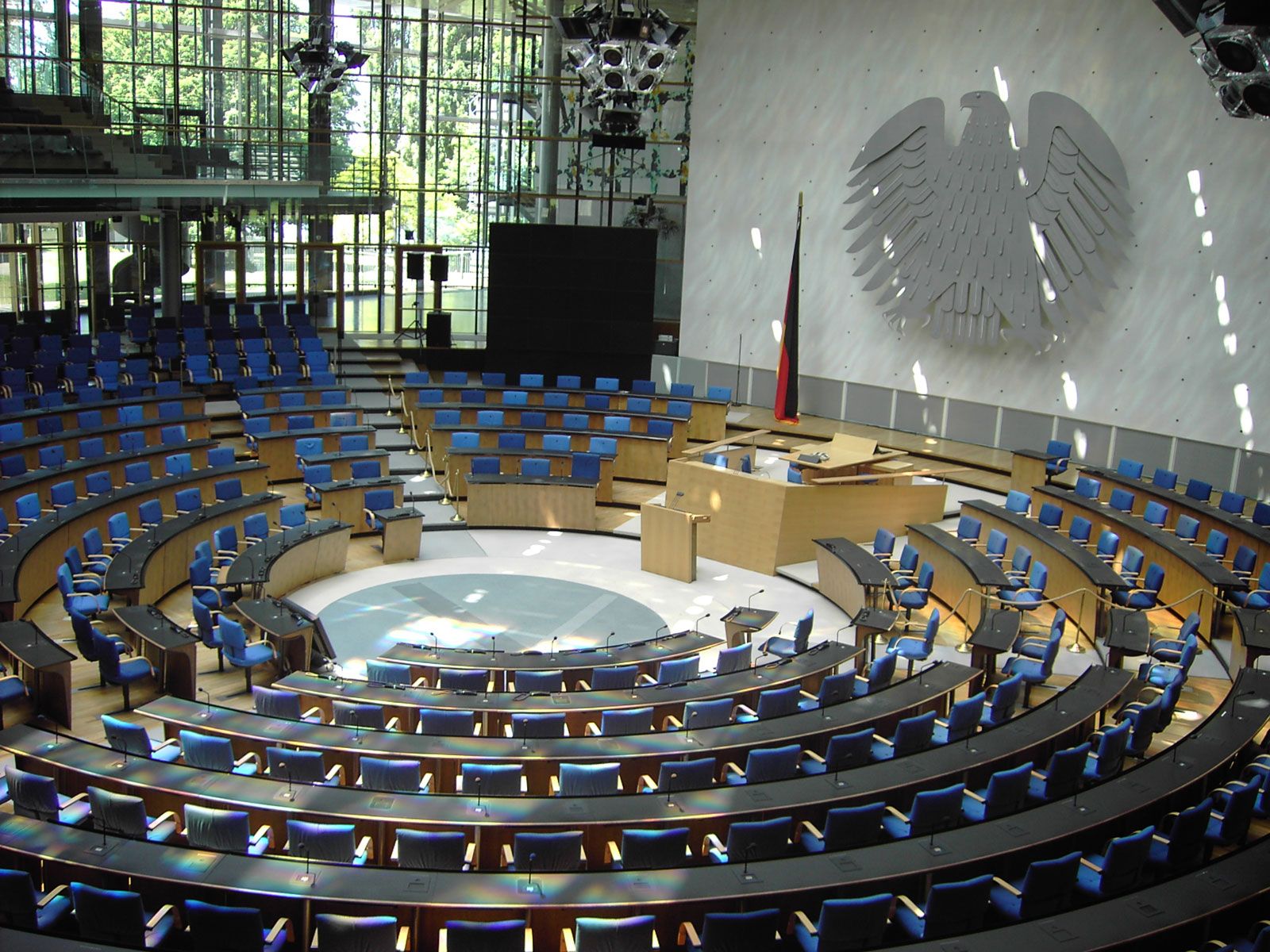 /assets/contentimages/Bonn_Bundestag_Plenarsaal.jpg