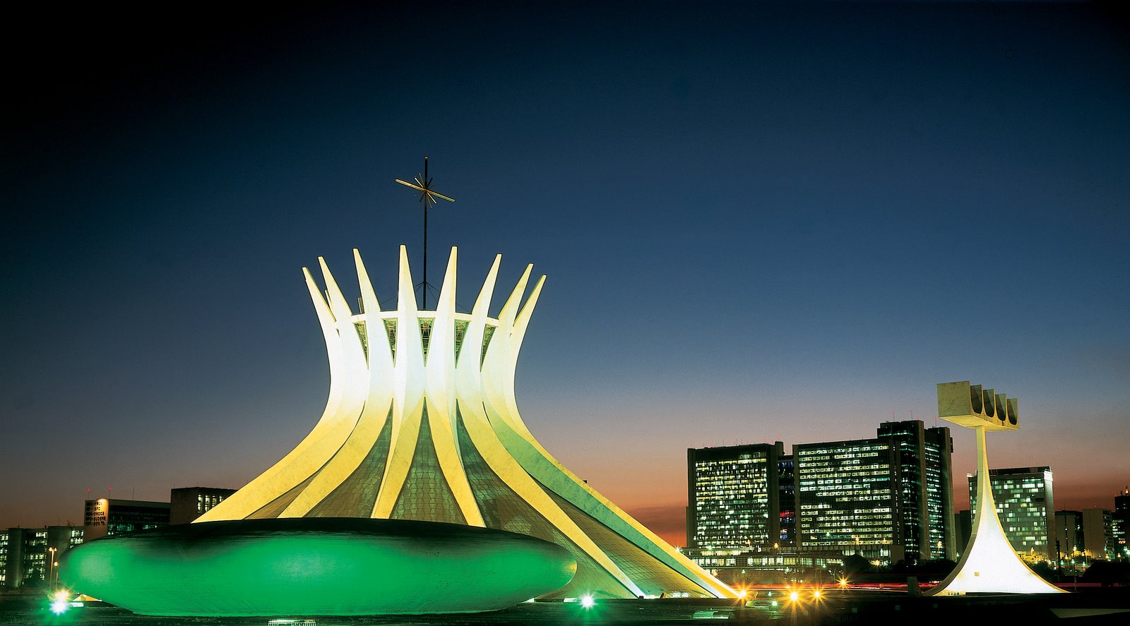 https://www.yizuo-media.com/albums/albums/userpics/10003/Brasilia_~0.jpg