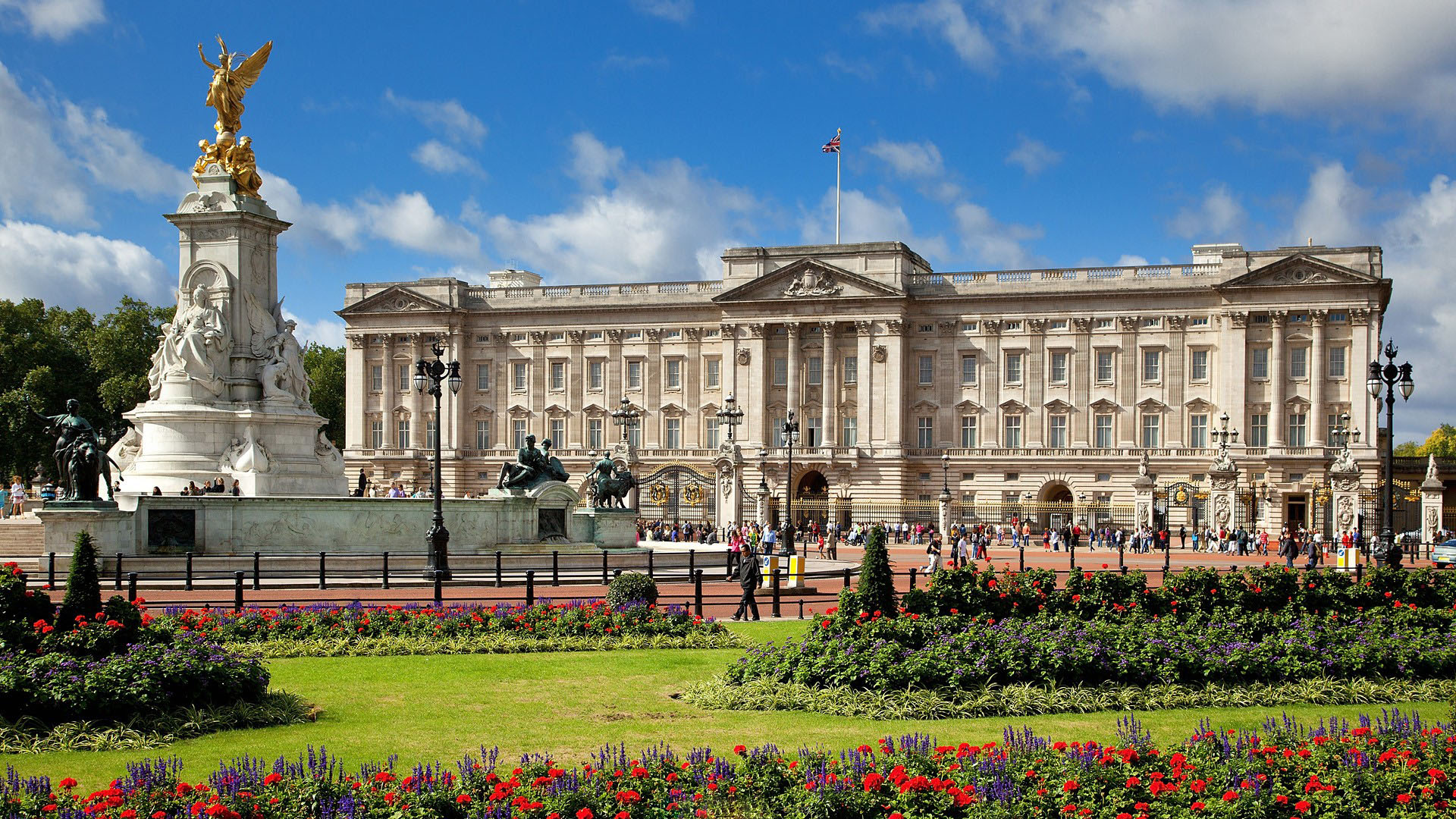 /assets/contentimages/Buckingham-Palace-London.jpg