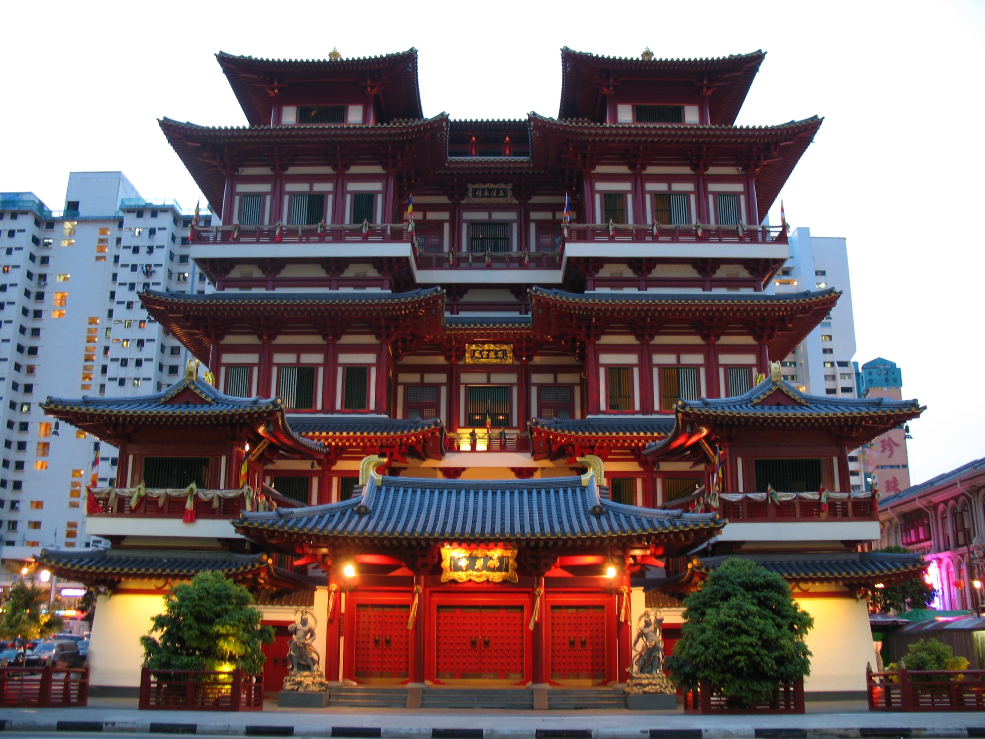 https://www.yizuo-media.com/albums/albums/userpics/10003/Buddha_Tooth_Relic_Tempel.jpg