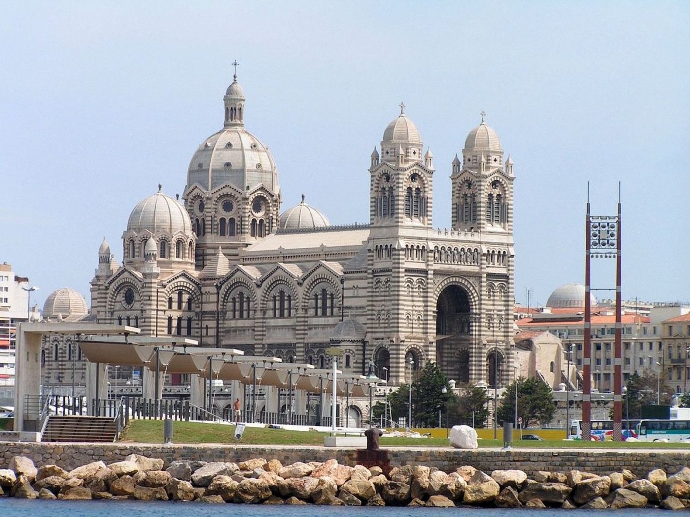 /assets/contentimages/Cathedral_de_la_Major_in_Marseille.jpg