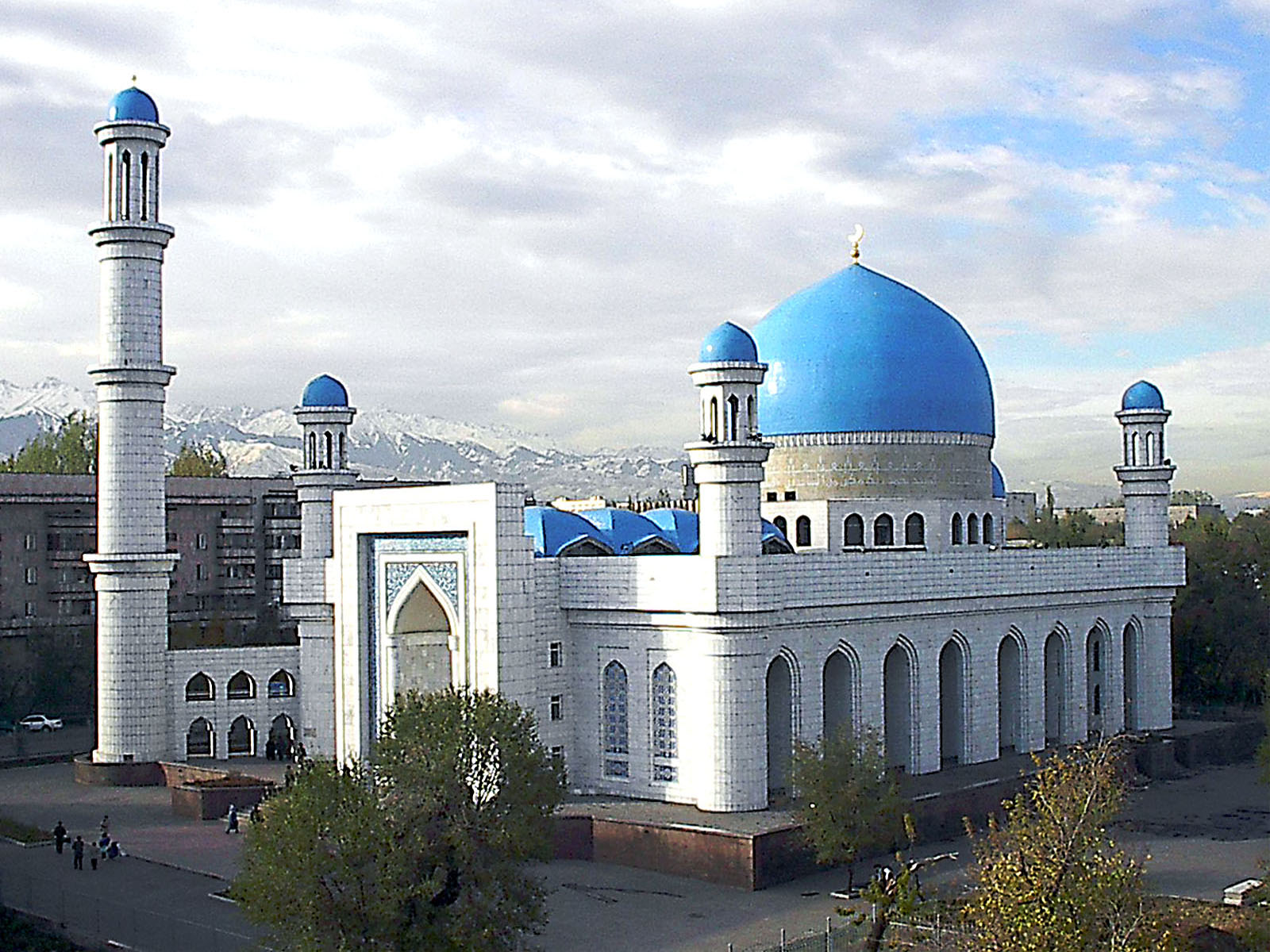 https://www.yizuo-media.com/albums/albums/userpics/10003/Central_Mosque_of_Almaty.jpg