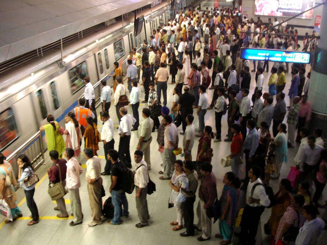 https://www.yizuo-media.com/photos/cpg/albums/userpics/10002/Delhi_Metro~0.jpg