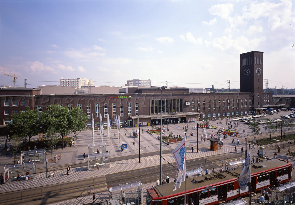 https://www.yizuo-media.com/photos/cpg/albums/userpics/10002/Duesseldorf_Hauptbahnhof.jpeg