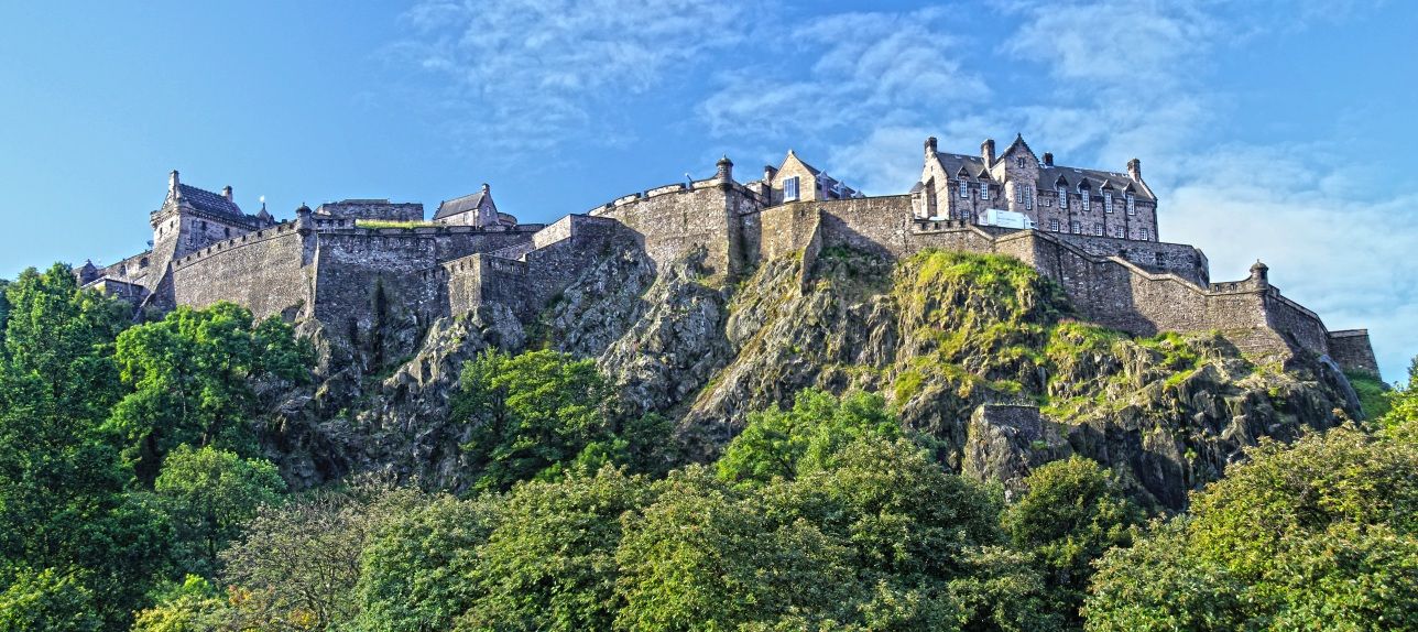 https://www.yizuo-media.com/albums/albums/userpics/10003/Edinburgh_Castle.jpg