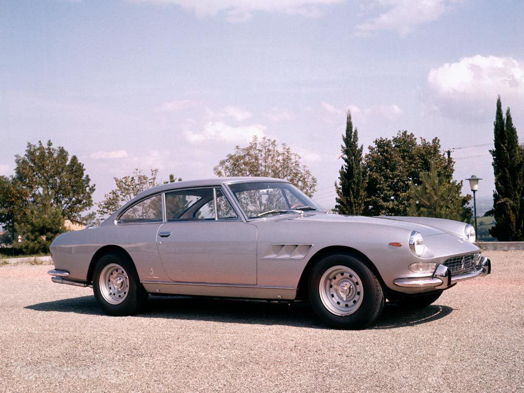 http://www.net4info.eu/albums/albums/userpics/10003/Ferrari_330_GT_22B2.jpg