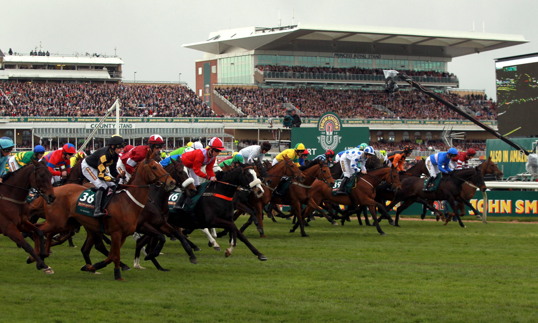 https://www.yizuo-media.com/albums/albums/userpics/10003/Grand_National_Hunt_Handicap_Horse_Race~0.jpg