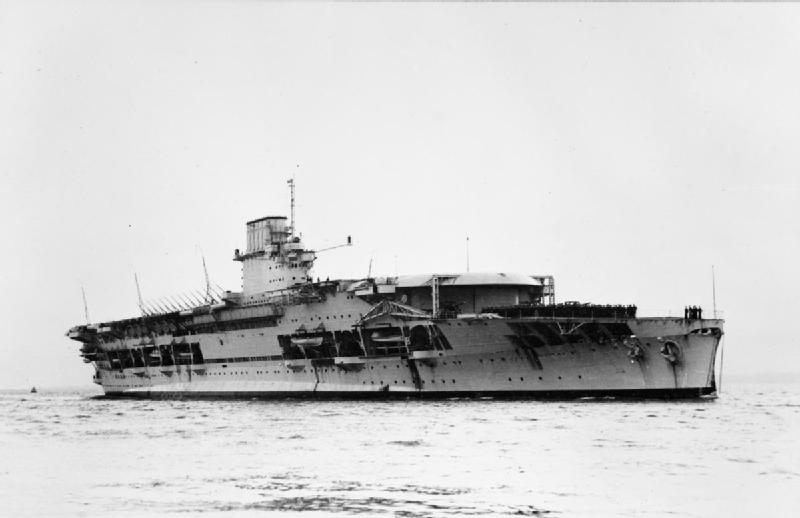 http://www.net4info.de/photos/cpg/albums/userpics/10002/HMS_Courageous_50.jpg