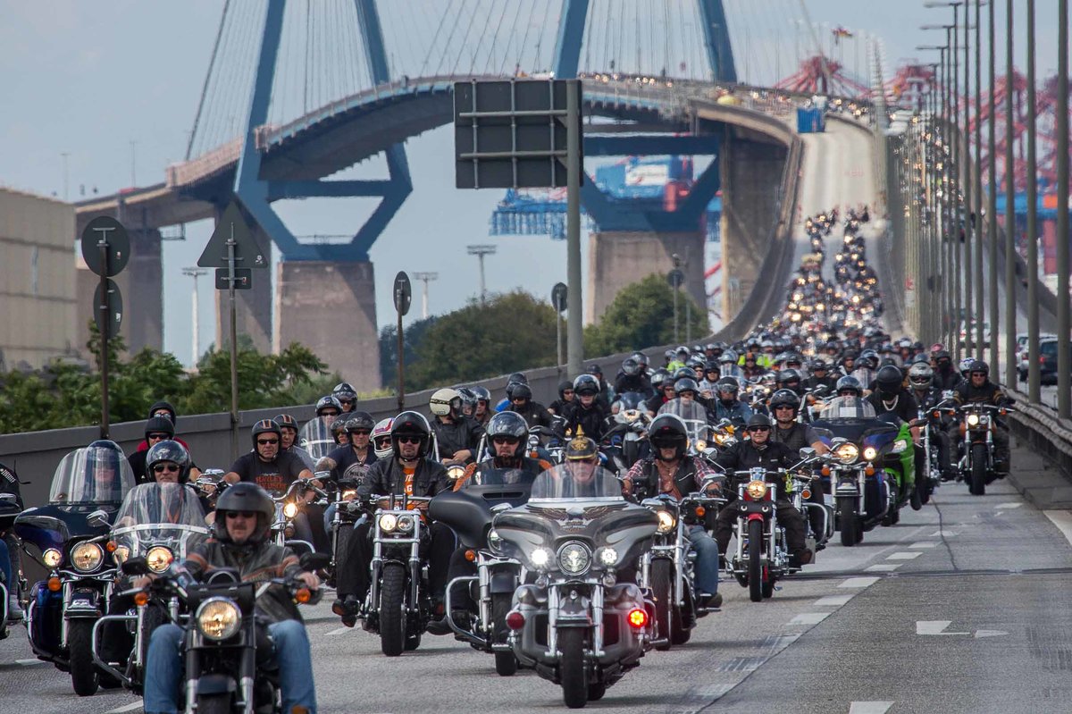 https://www.yizuo-media.com/photos/cpg/albums/userpics/10001/Hamburg_Harley_Days.jpg