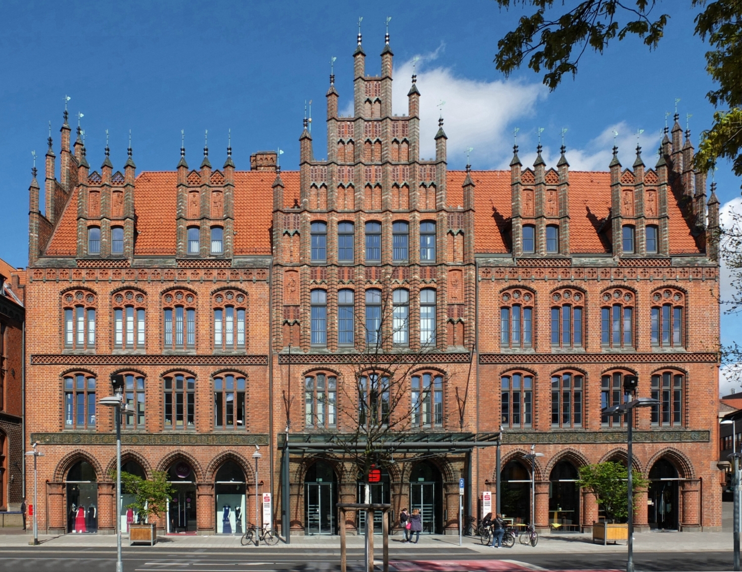 https://www.yizuo-media.com/photos/cpg/albums/userpics/10002/Hannover_altes_rathaus.jpg