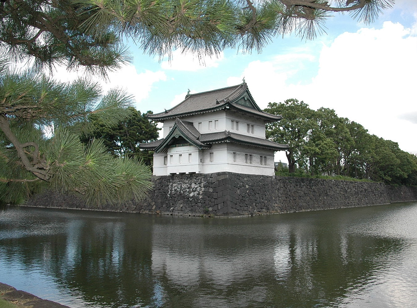 https://www.yizuo-media.com/albums/albums/userpics/10003/Kaiserpalast_Tokio~0.JPG