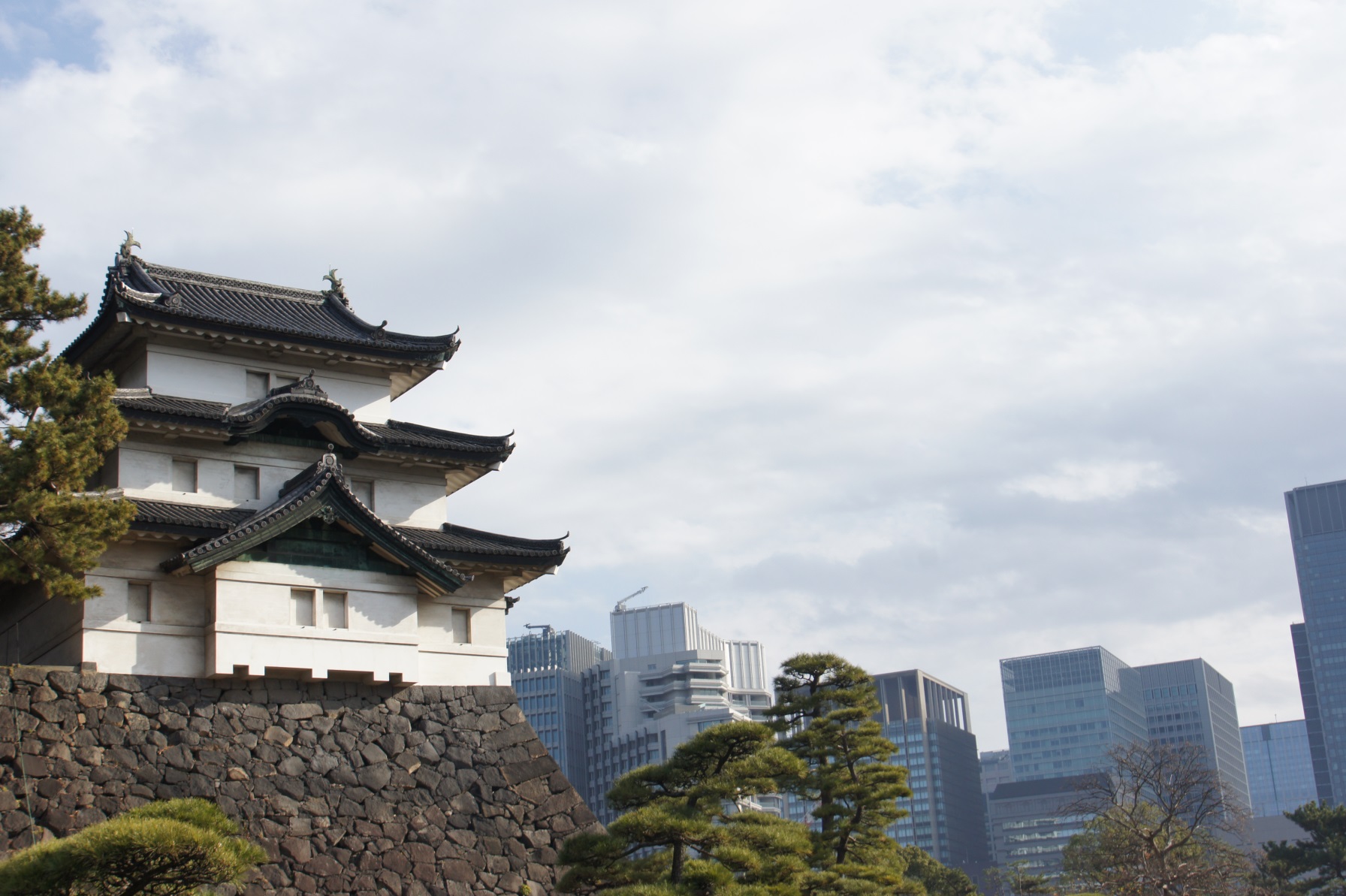https://www.yizuo-media.com/albums/albums/userpics/10003/Kaiserpalast_Tokio~1.JPG