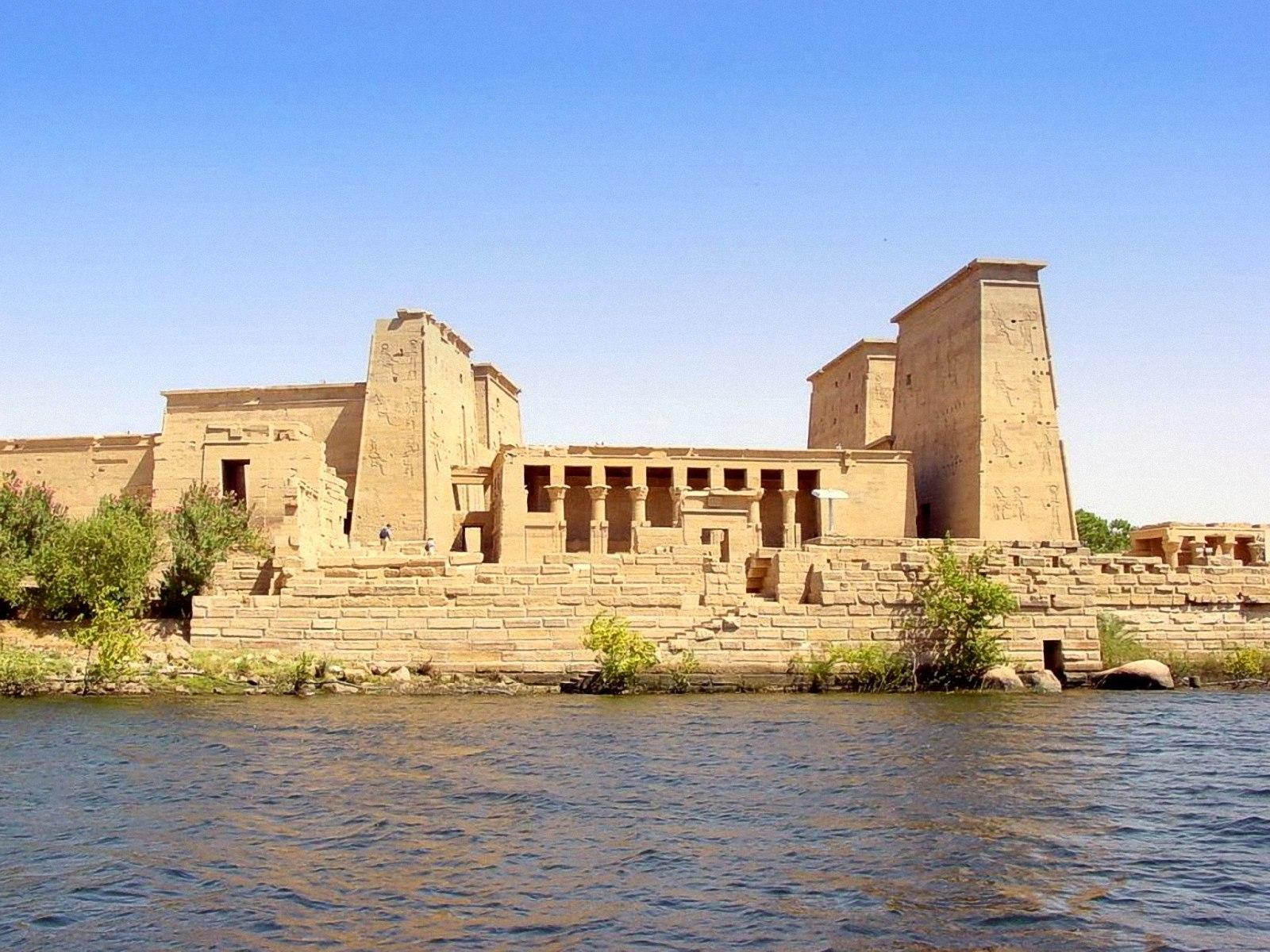 https://www.yizuo-media.com/photos/cpg/albums/userpics/10002/Karnak-tempel~0.jpg