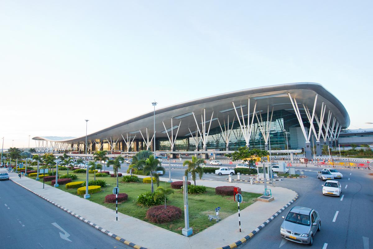 http://www.net4info.de/photos/cpg/albums/userpics/10001/Kempegowda_International_Airport.jpg