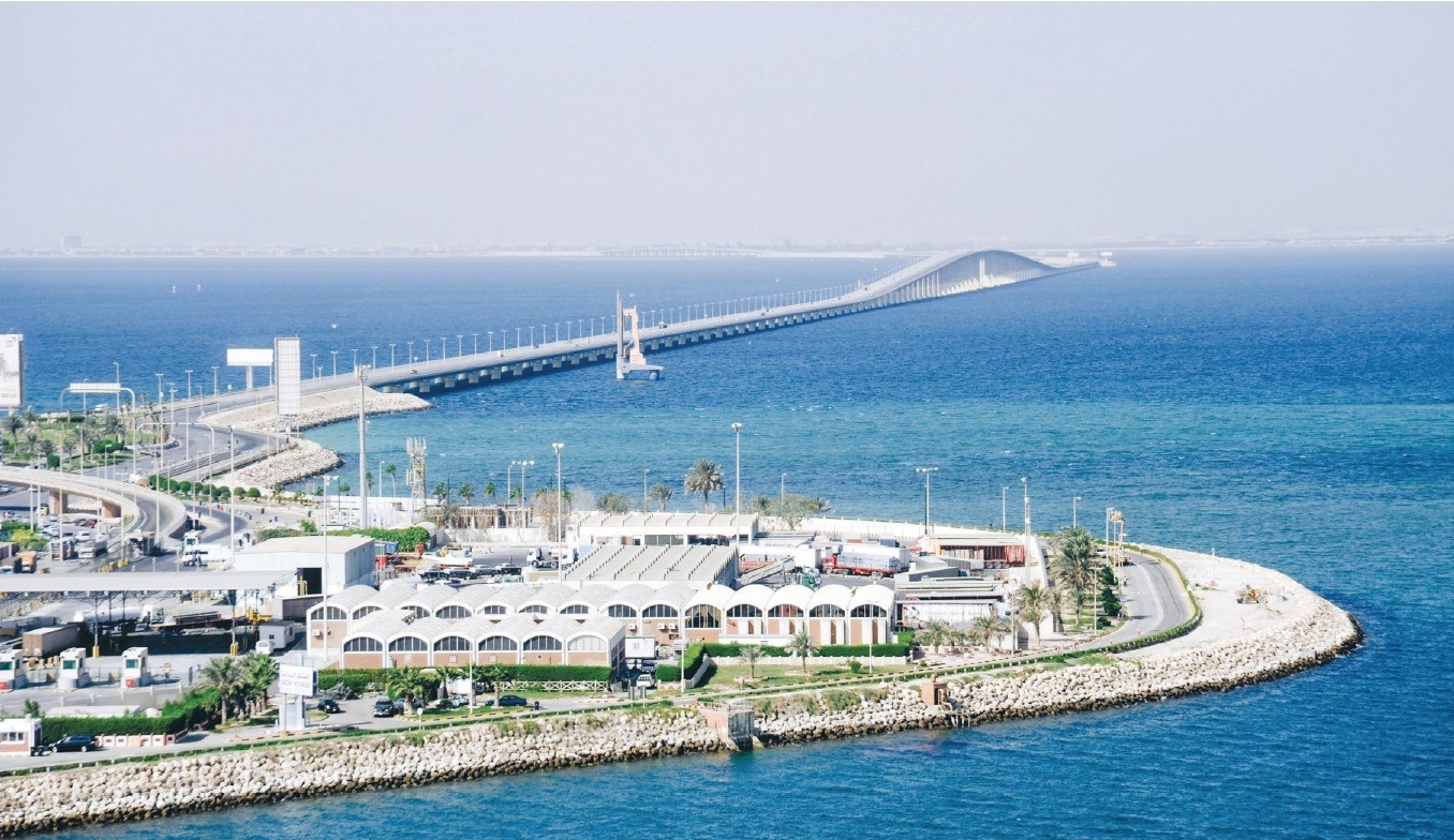 http://www.net4info.de/photos/cpg/albums/userpics/10002/King_Fahd_Causeway.jpg