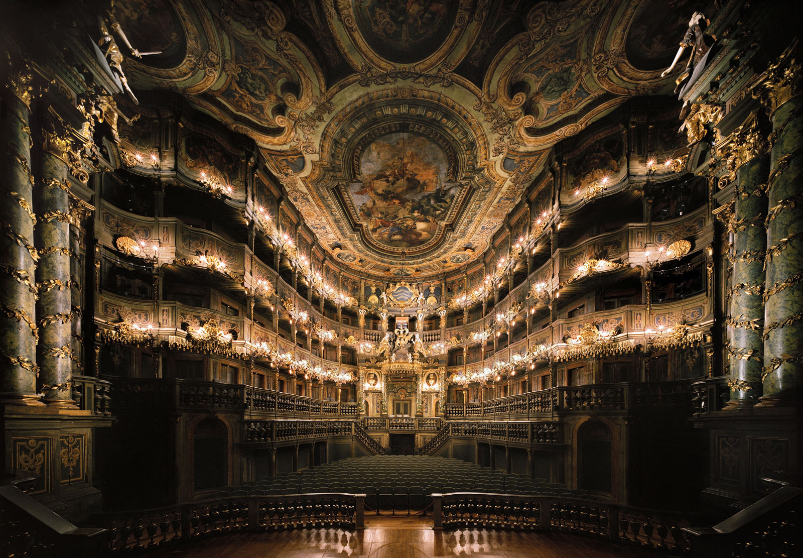 /assets/contentimages/Markgraefliches_Opernhaus~2.jpg