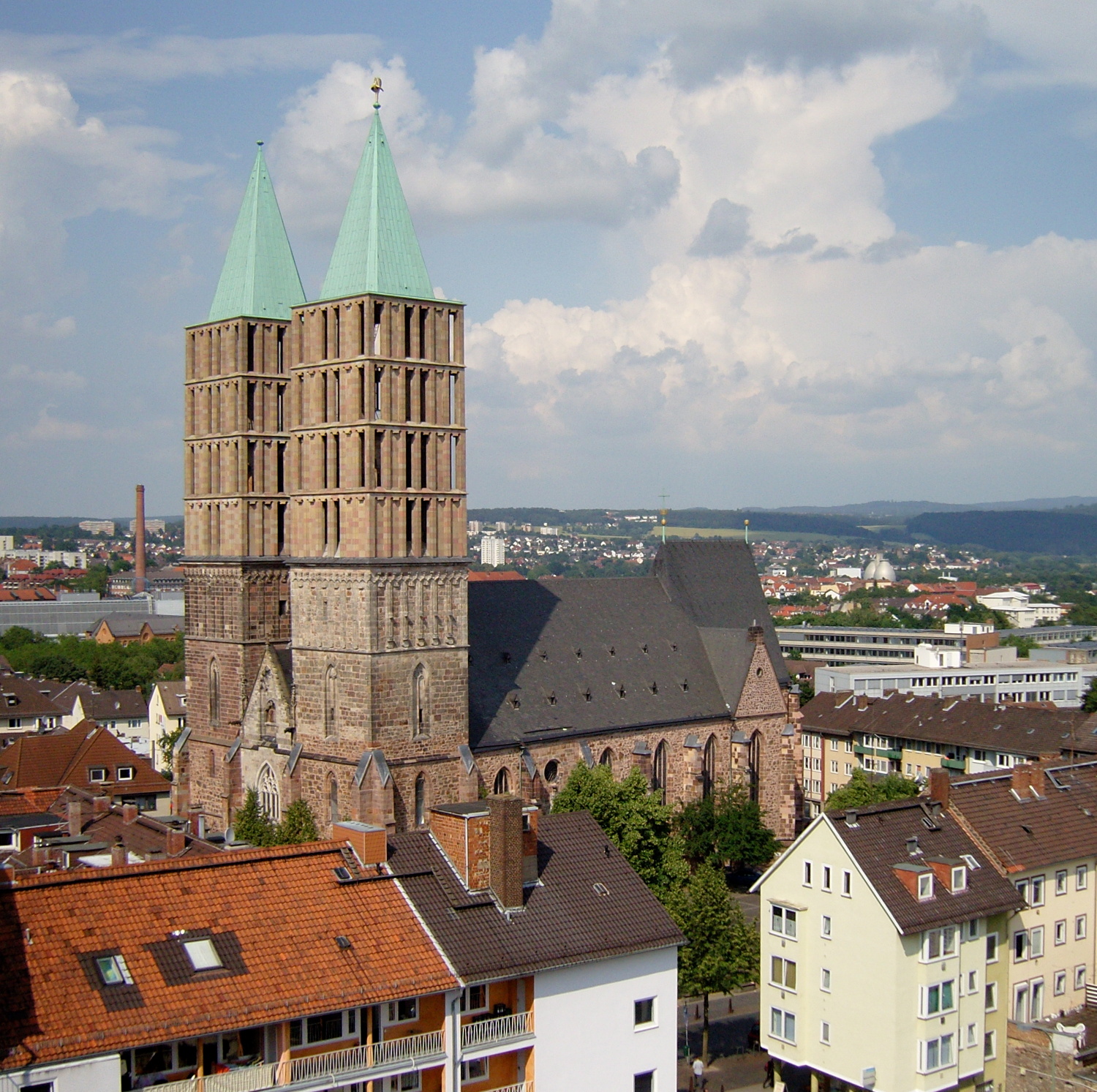 https://www.yizuo-media.com/photos/cpg/albums/userpics/10001/Martinskirche_Kassel.jpg