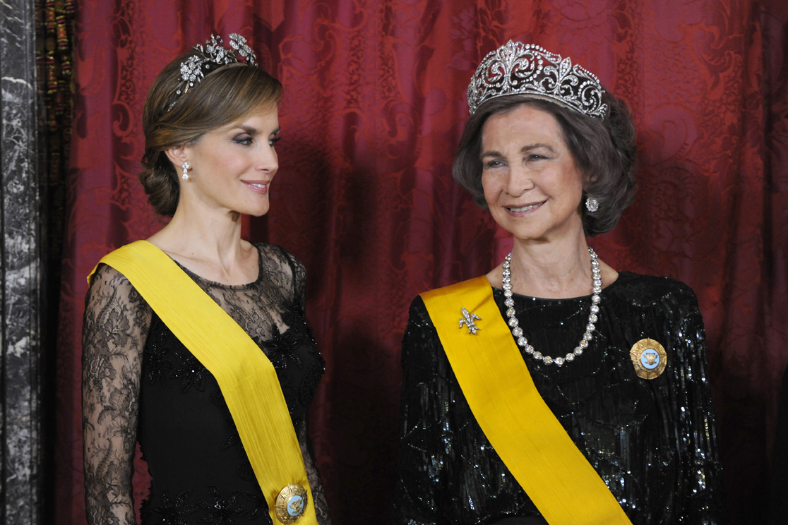https://www.yizuo-media.com/photos/cpg/albums/userpics/10002/Monarchy_of_Spain~13.jpg