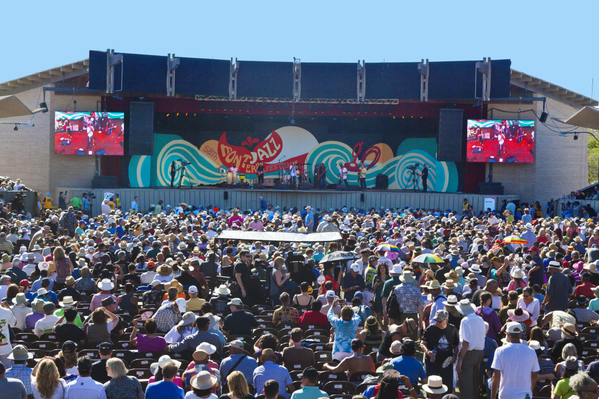 http://www.net4info.de/photos/cpg/albums/userpics/10001/Monterey_Jazz_Festival.jpg