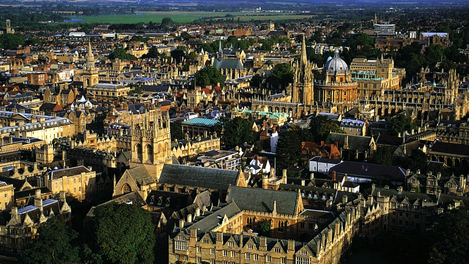 https://www.yizuo-media.com/photos/cpg/albums/userpics/10001/Oxford_university_main_building.jpg