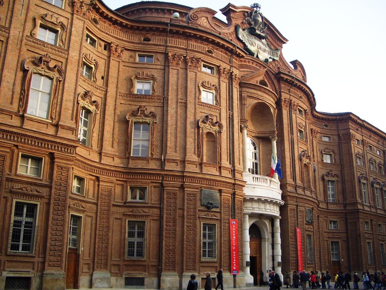 https://www.yizuo-media.com/photos/cpg/albums/userpics/10002/Palazzo_Carignano~0.jpg