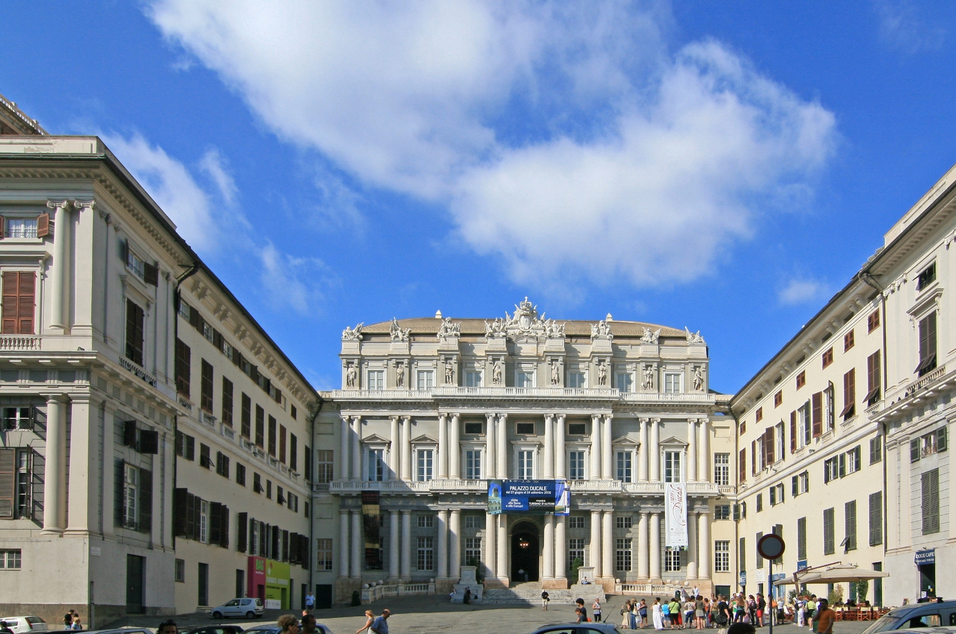 https://www.yizuo-media.com/photos/cpg/albums/userpics/10002/Palazzo_Ducale_Genoa.jpg