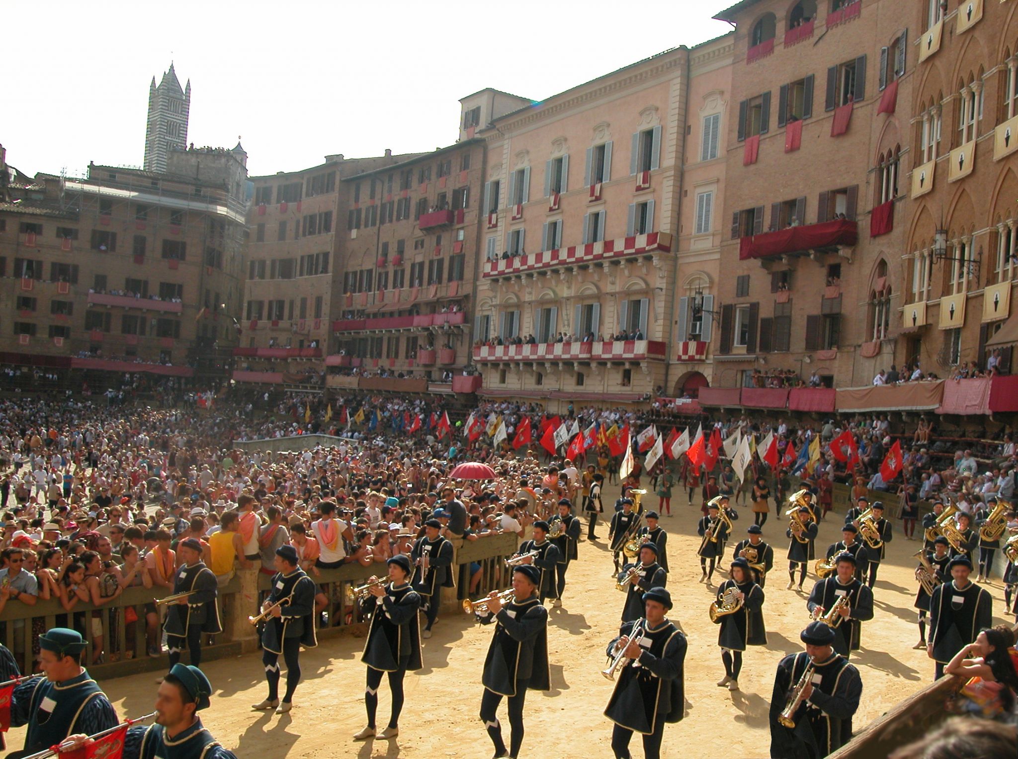 https://www.yizuo-media.com/albums/albums/userpics/10003/Palio_di_Siena~7.jpg