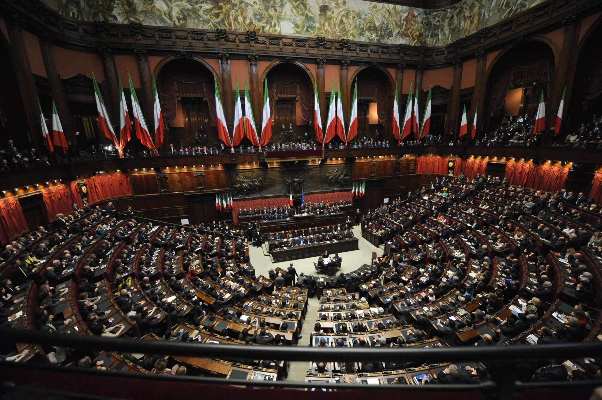 http://www.net4info.de/photos/cpg/albums/userpics/10001/Parlamento_Italiano.jpg
