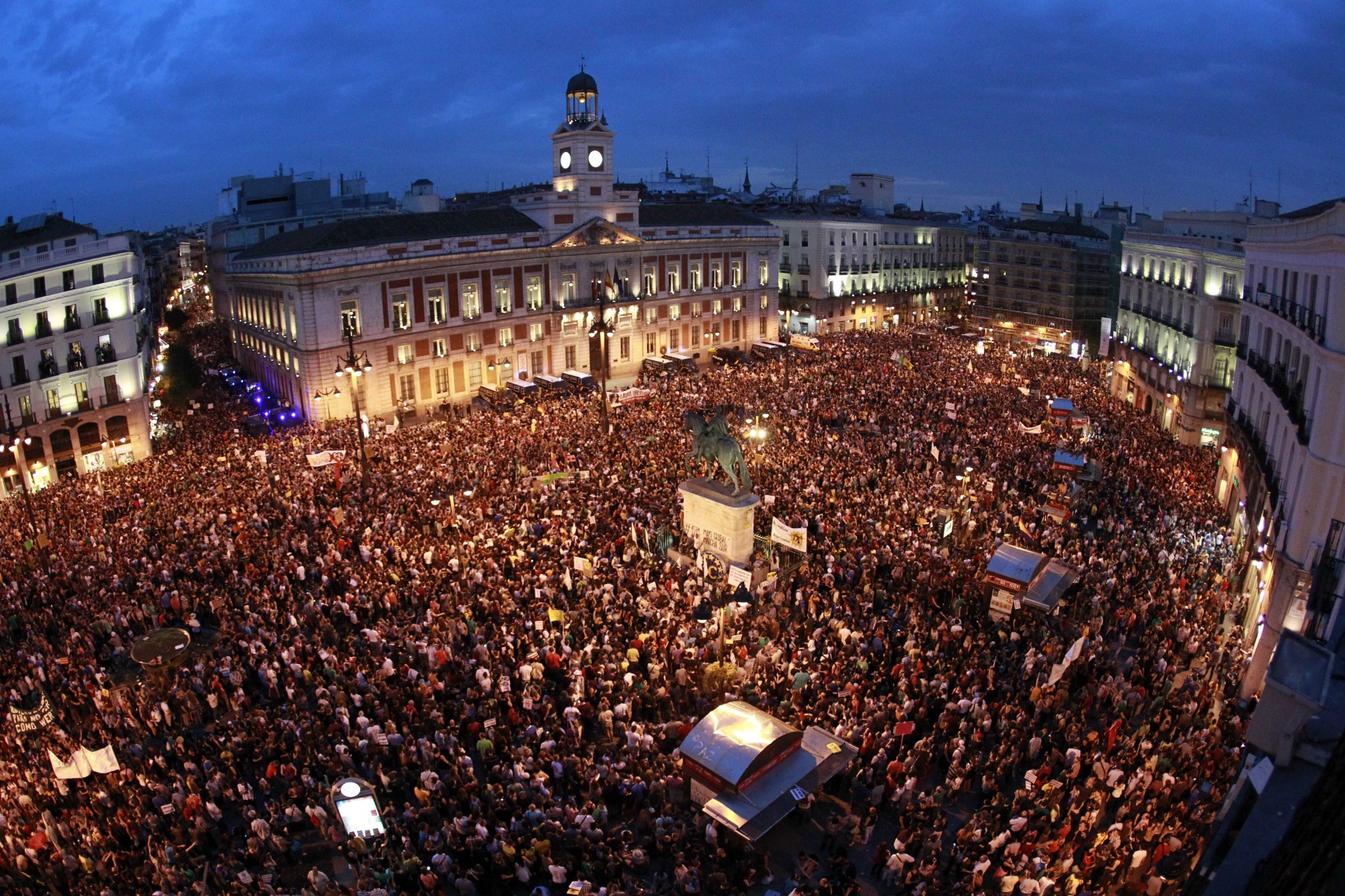 https://www.yizuo-media.com/albums/albums/userpics/10003/Puerta_del_Sol_Madrid.jpg