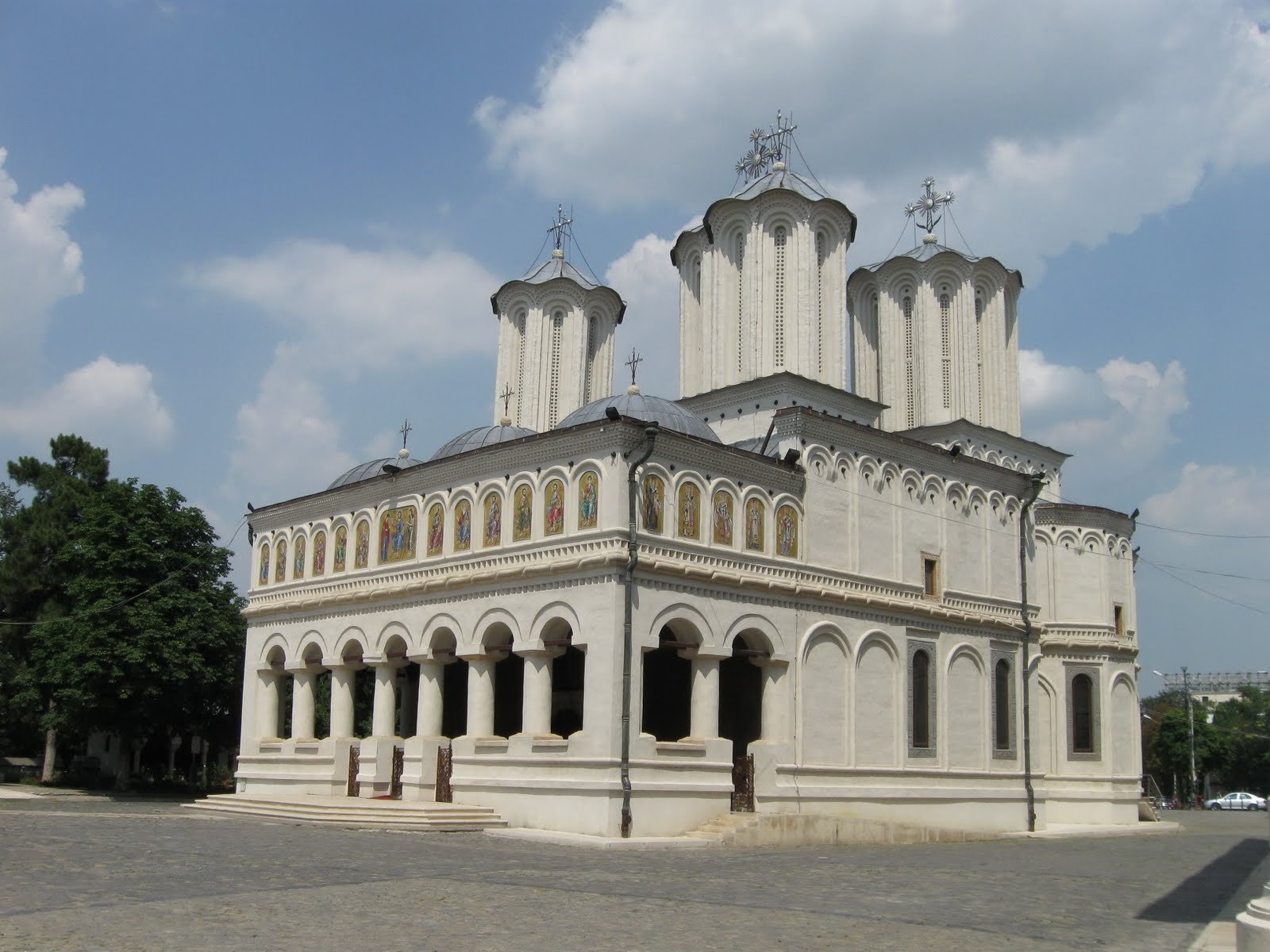 https://www.yizuo-media.com/photos/cpg/albums/userpics/10002/Romanian_Patriarchal_Cathedral.JPG