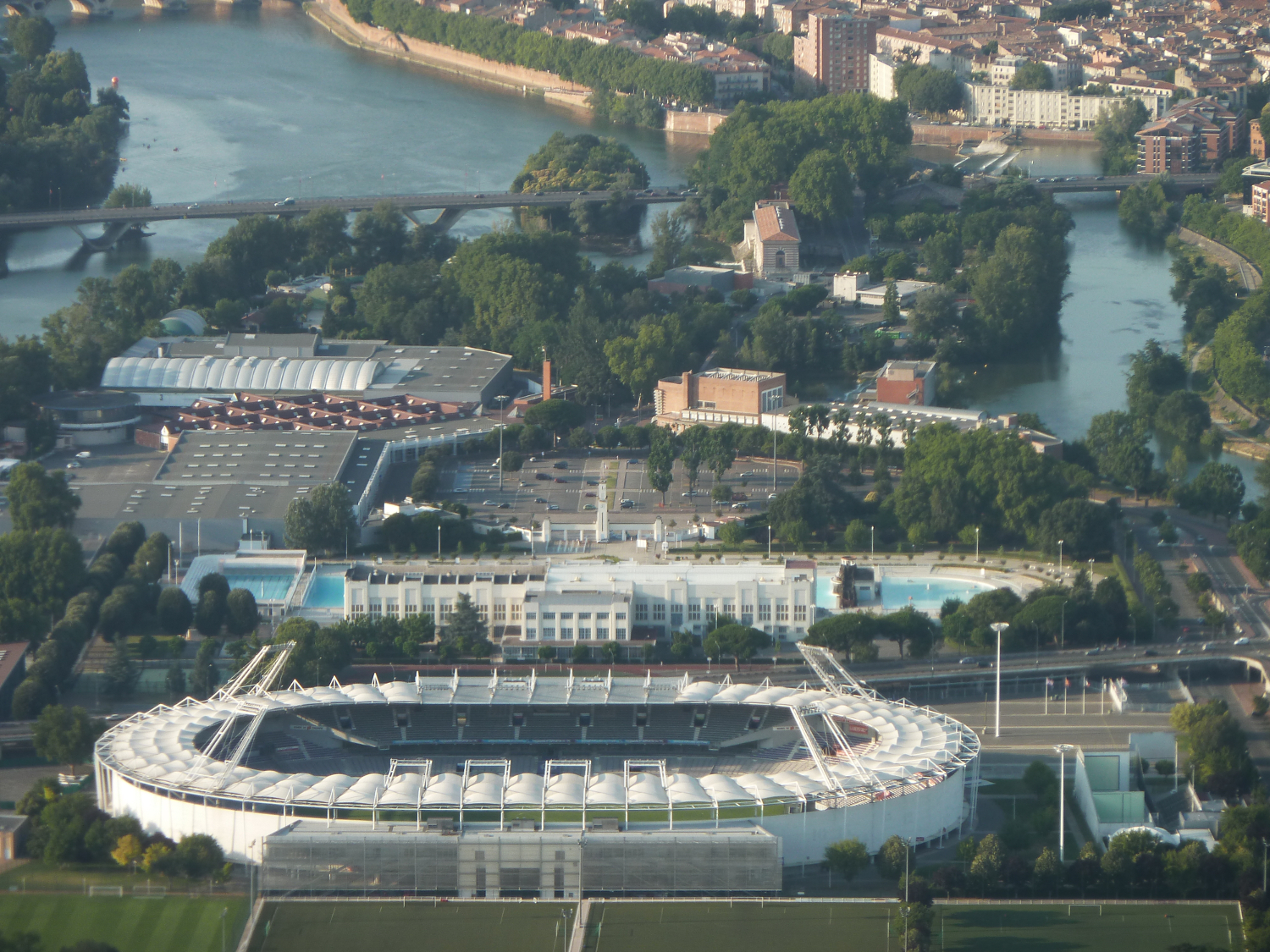 https://www.yizuo-media.com/photos/cpg/albums/userpics/10002/Stadium_Municipal_de_Toulouse.jpg