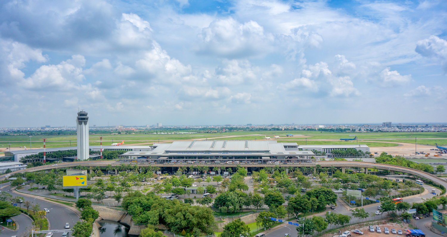 https://www.net4info.de/photos/cpg/albums/userpics/10001/Tan_Son_Nhat_International_Airport.jpg