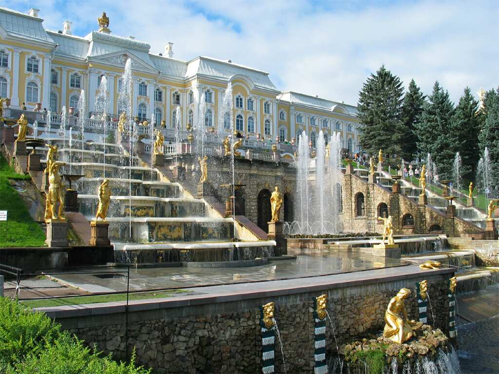 https://www.yizuo-media.com/cpg/albums/userpics/The_Peterhof_Palace.jpg