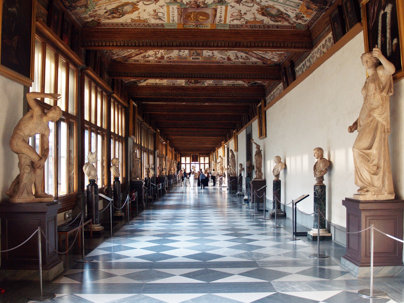 https://www.yizuo-media.com/albums/albums/userpics/10001/Uffizi_Museum~0.jpg