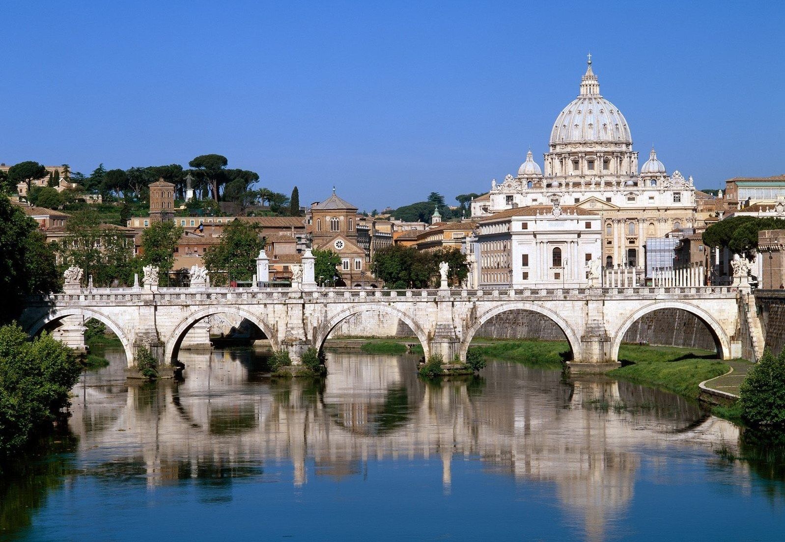 http://www.net4info.de/cpg/albums/userpics/VATICANO_BASILICA.jpg