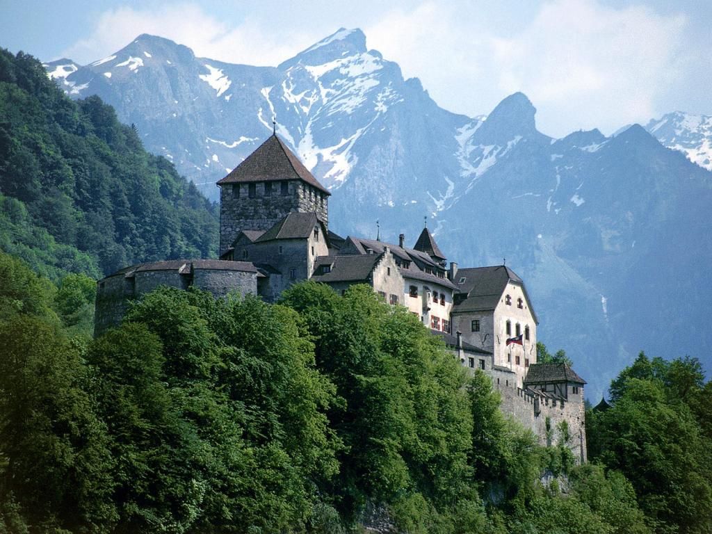 /assets/contentimages/Vaduz_Castle2C_Liechtenstein.jpg