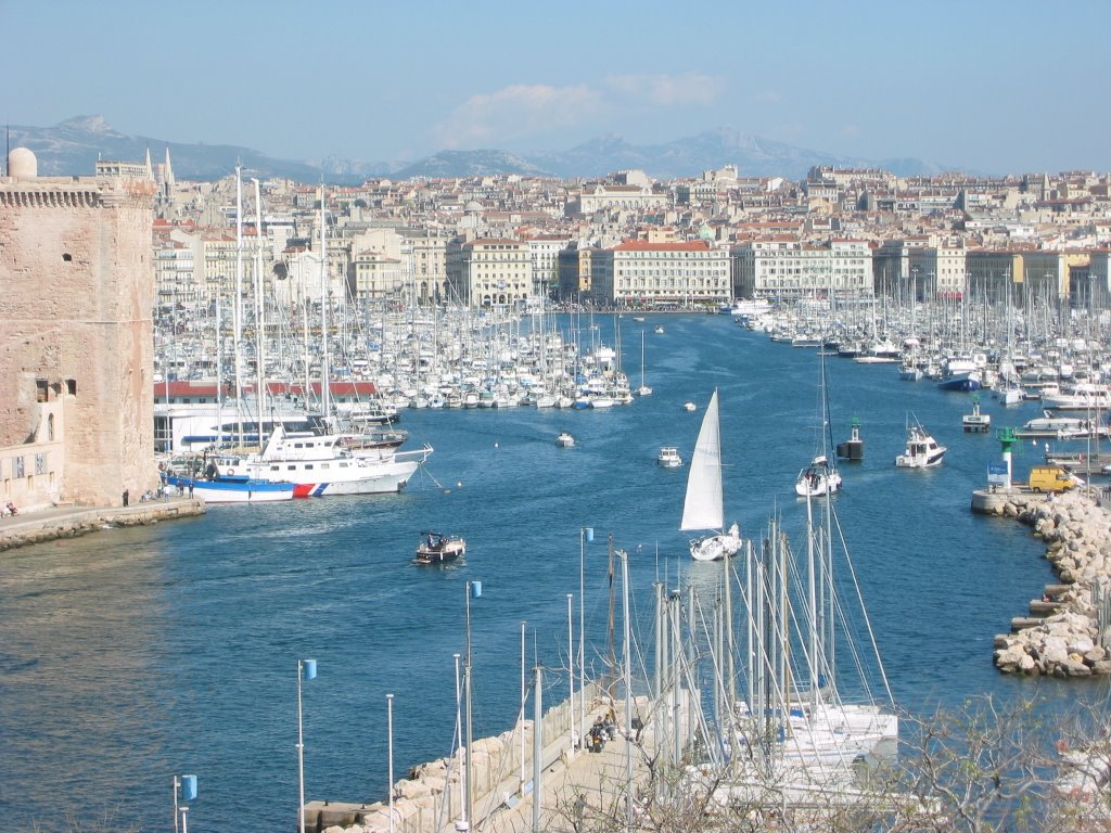 http://www.net4info.de/photos/cpg/albums/userpics/10001/Vieux-Port_de_Marseille.jpg