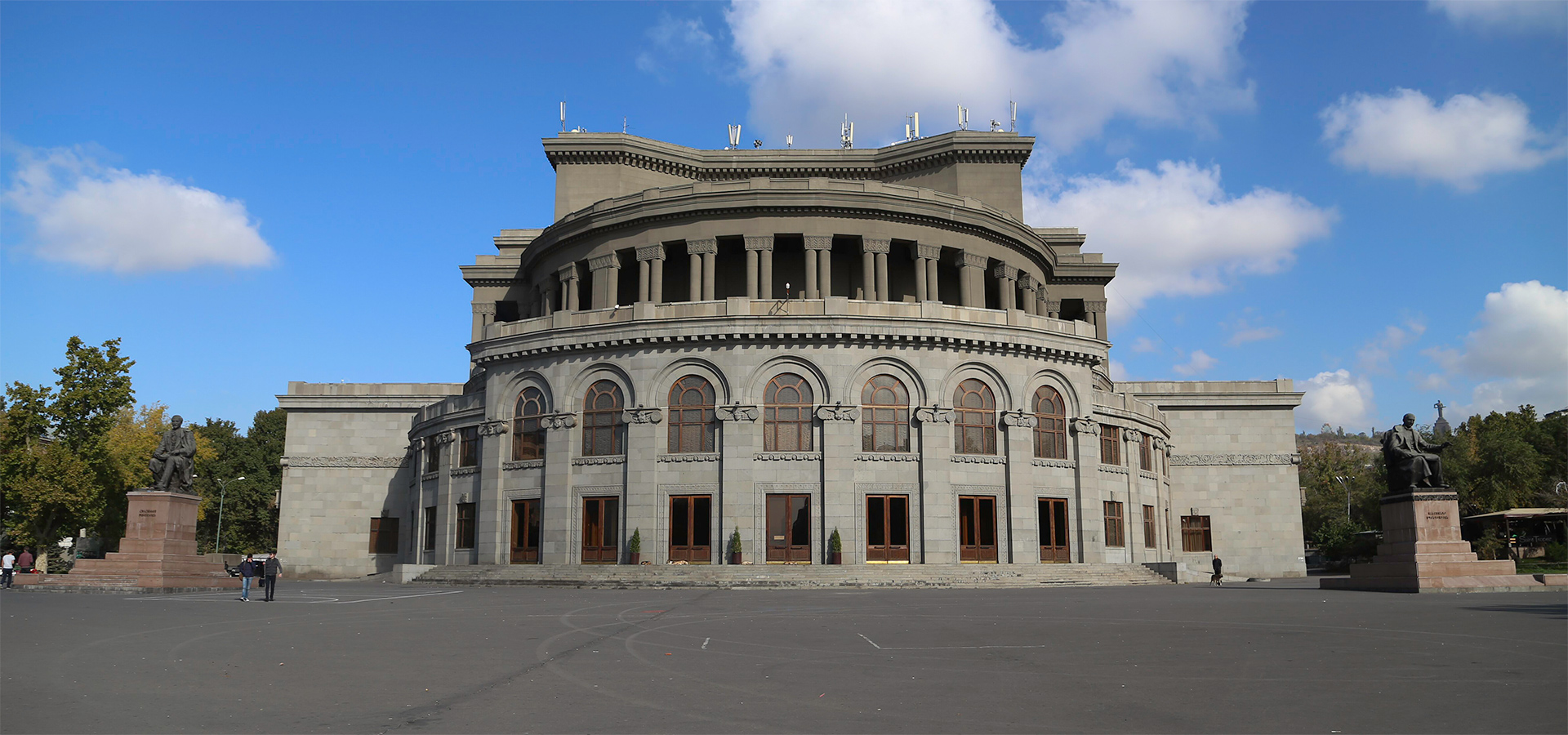 /assets/contentimages/Yerevan_Opera_Theatre.jpeg