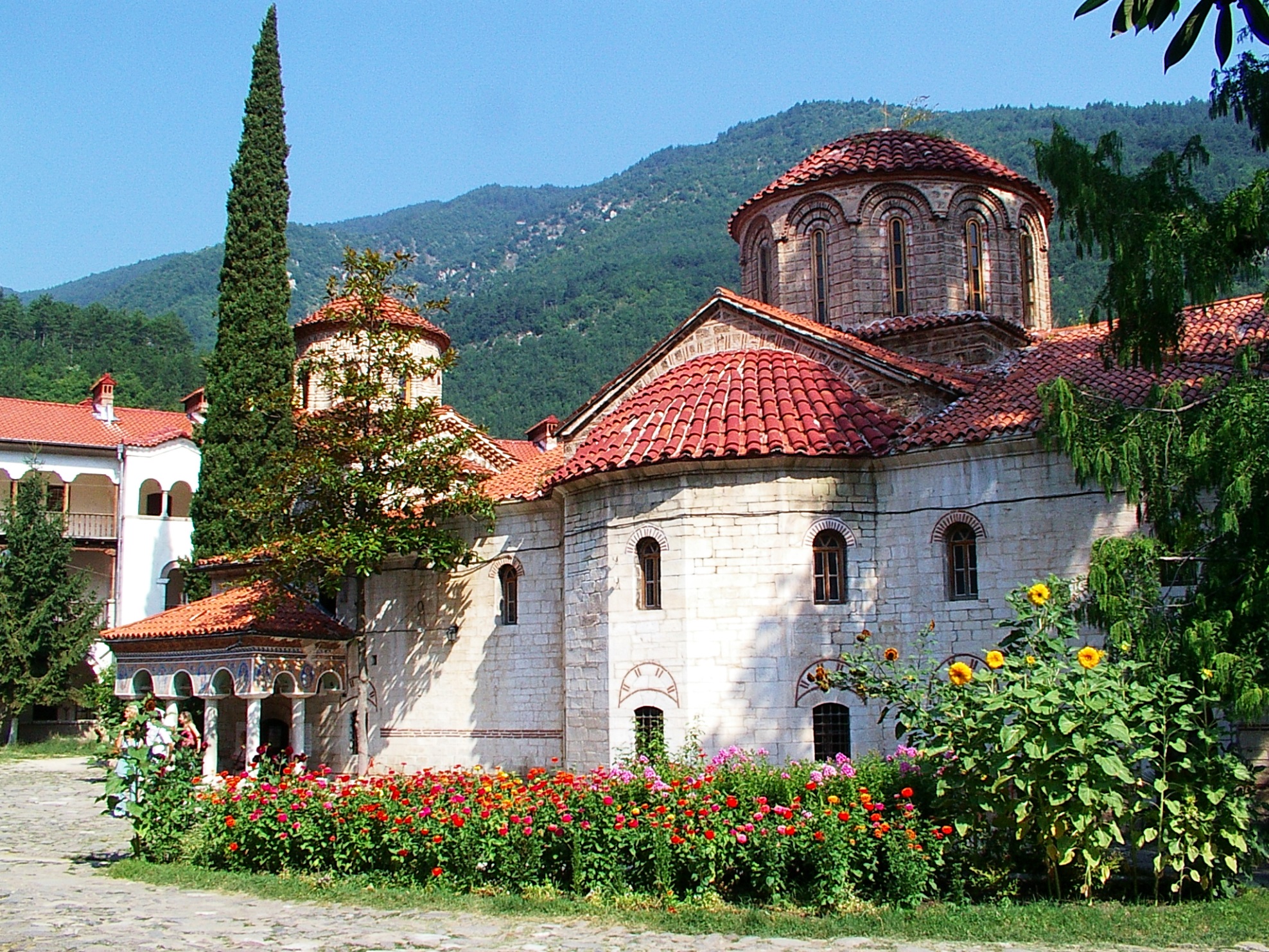 http://www.net4info.eu/albums/albums/userpics/10003/bachkovo-monastery.jpg