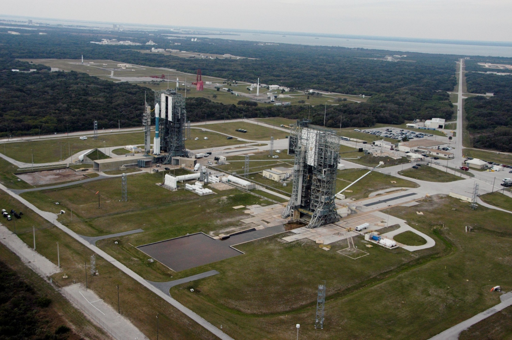 http://www.net4info.de/photos/cpg/albums/userpics/10002/cape_Canaveral_Air_Force_Station.jpg