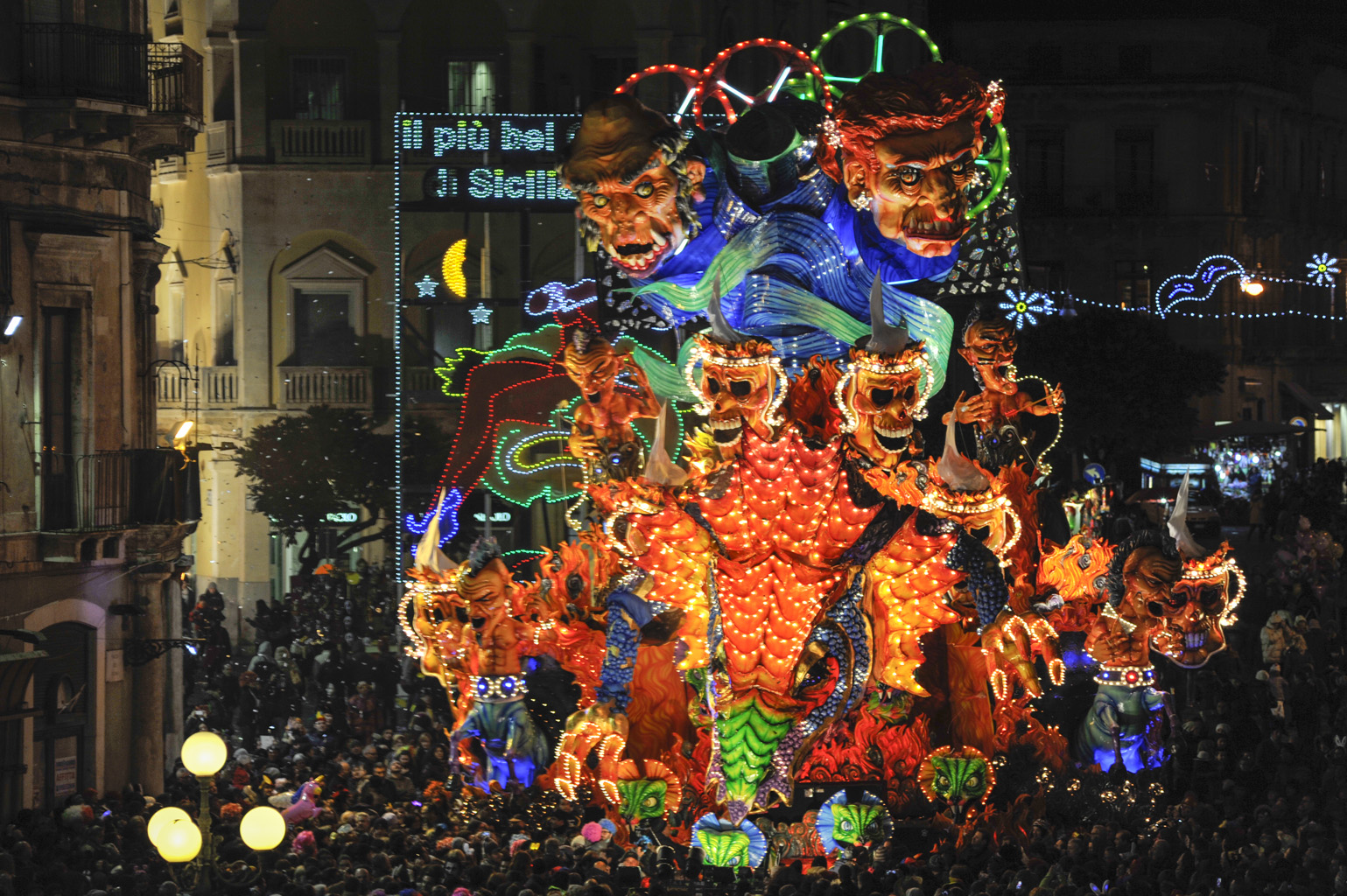 https://www.yizuo-media.com/photos/cpg/albums/userpics/10001/carnevale_di_Acireale~0.jpg