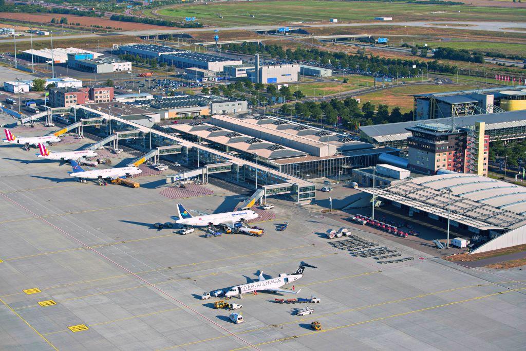 https://www.yizuo-media.com/photos/cpg/albums/userpics/10002/flughafen-leipzig-Vorfeld-Leipzig-Halle-Airport.jpg