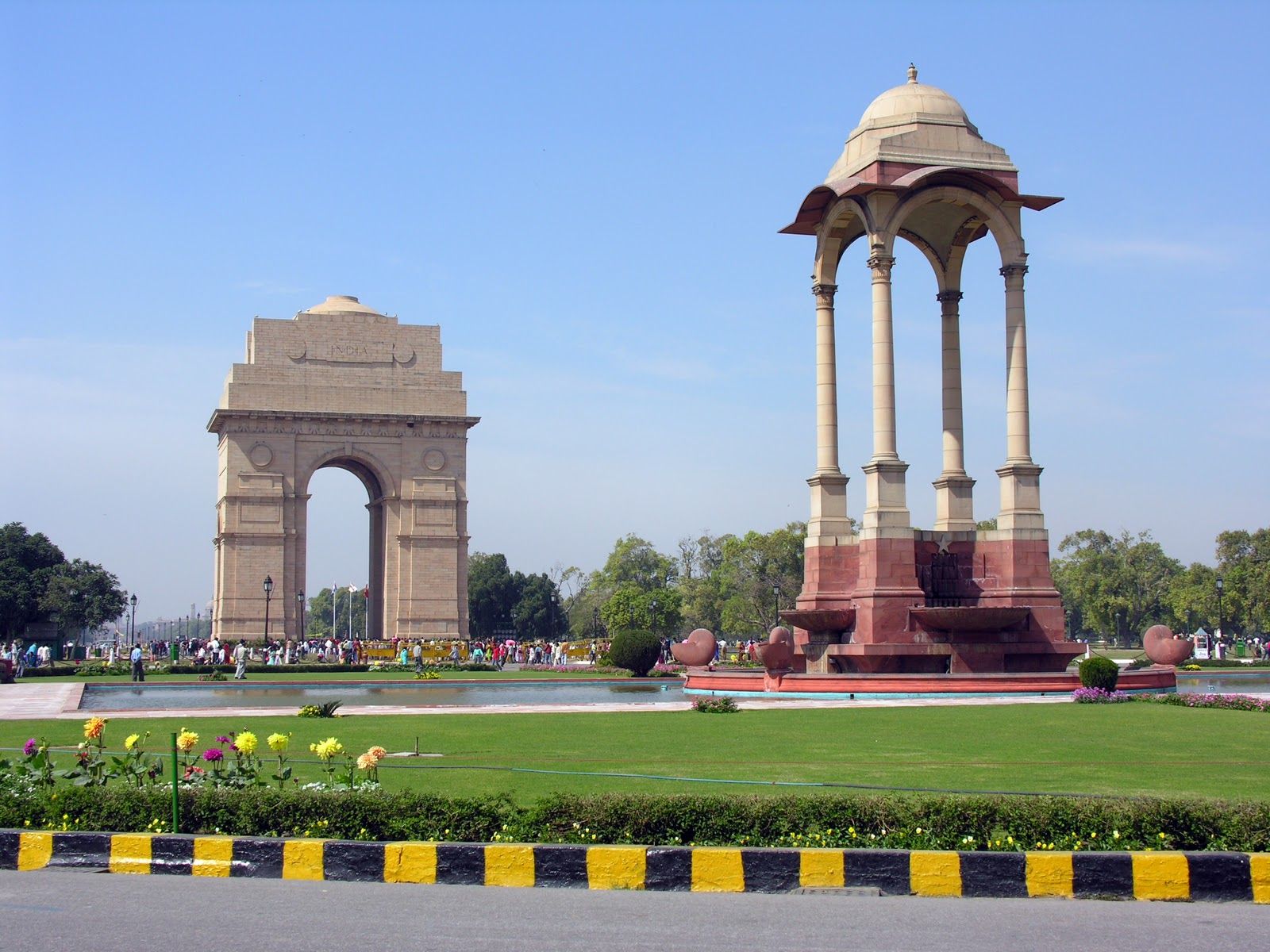 /assets/contentimages/indian-monumental-attraction-india-gate.jpg