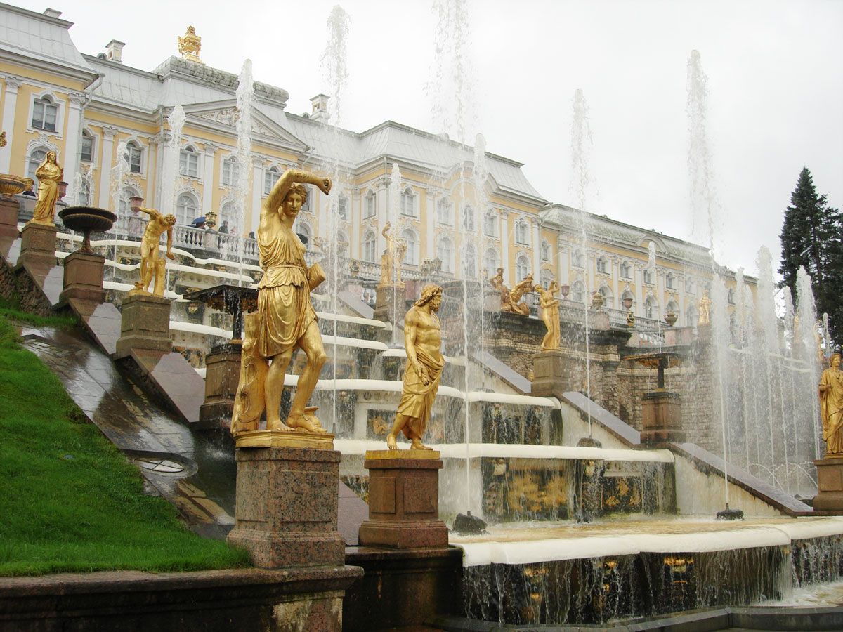 /assets/contentimages/peterhof-fountains-st-petersburg-russia.jpg