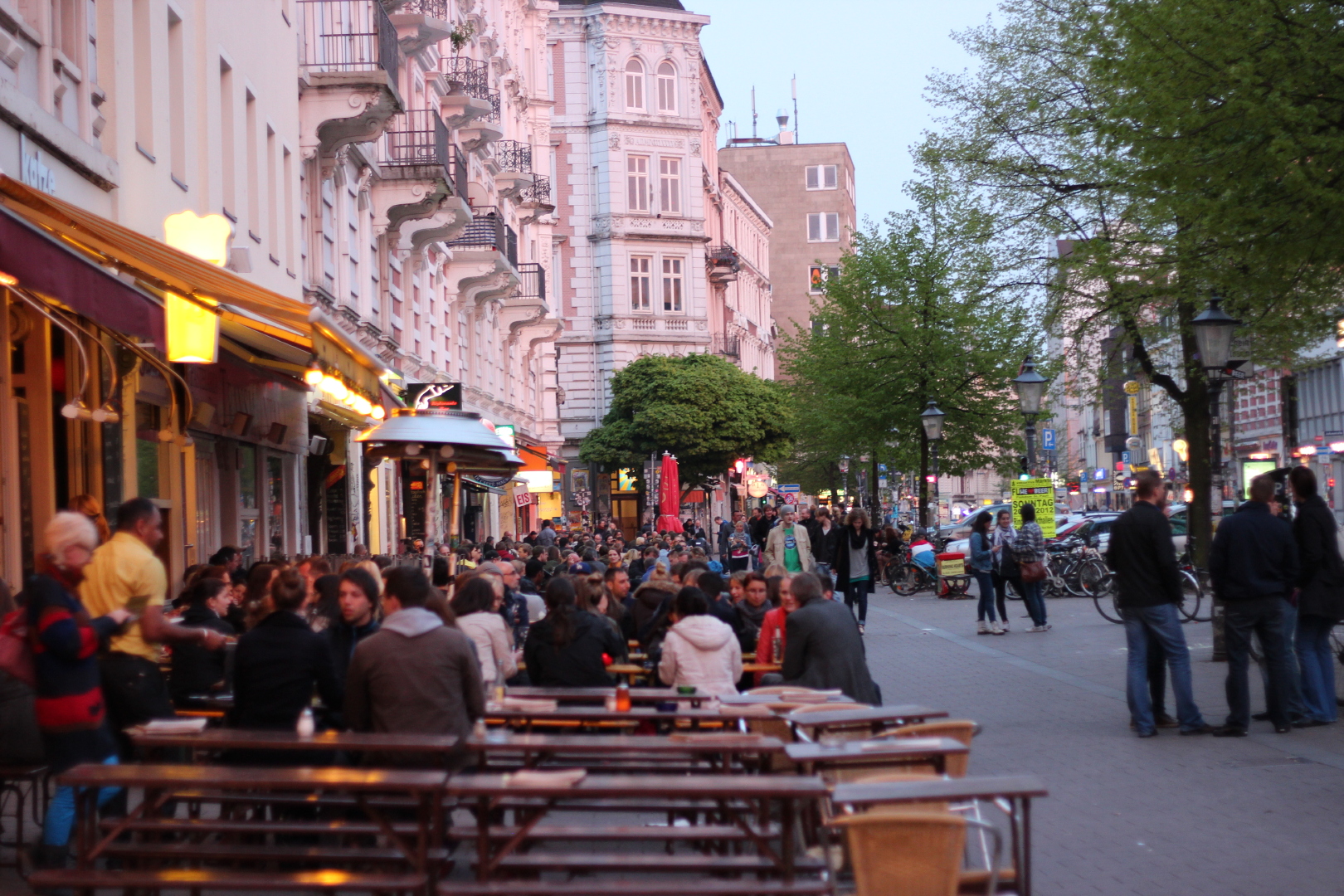 https://www.yizuo-media.com/photos/cpg/albums/userpics/10002/sternschanze.jpg